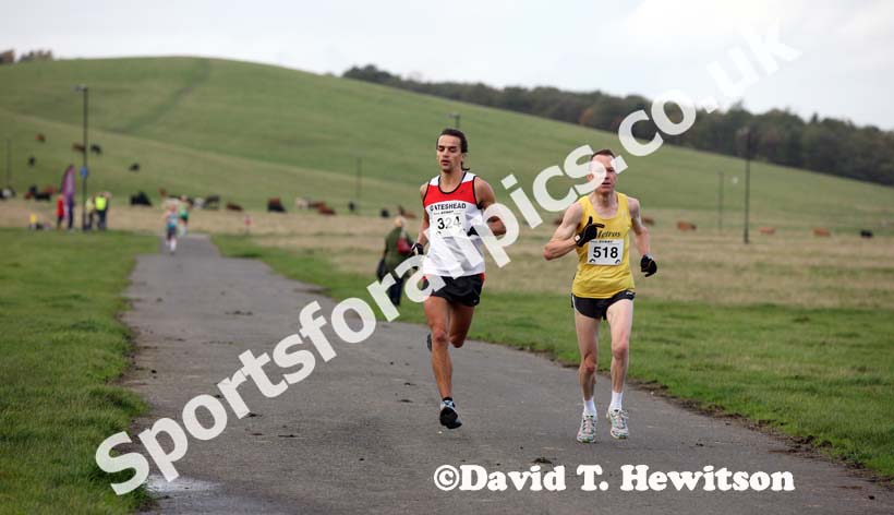 Conrad Franks (Gateshead) and Nigel Rackham (Metros) lead the Newcastle Town Moor Marathon. Photo: David T. Hewitson/Sports for All Pics